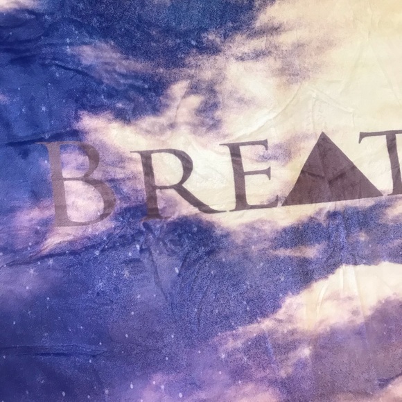 New set of two fleece blankets exhale and breathe - Picture 5 of 8